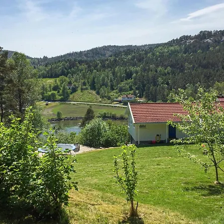 1 Bedroom Cozy In Forde I Hordaland