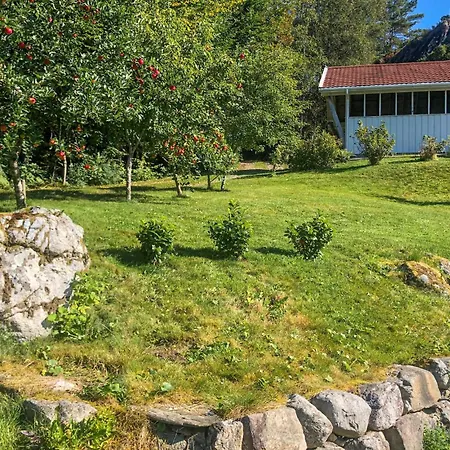 1 Bedroom Cozy In Forde I Hordaland