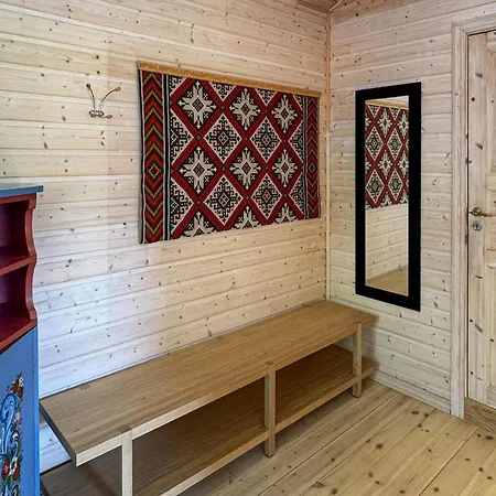 1 Bedroom Cozy In Forde I Hordaland Vakantiehuis *